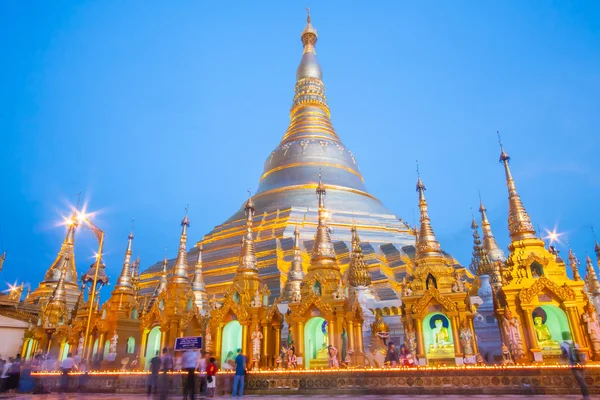 O Pagode Shwedagon em Rangum, Mianmar — Fotografia de Stock