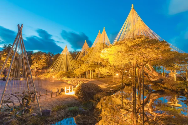 Kenrokuen Garden di notte a Kanazawa, Giappone — Foto Stock