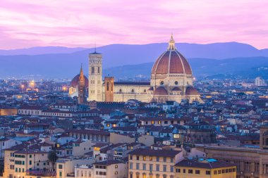 Alacakaranlık, Duomo, Florence, İtalya.