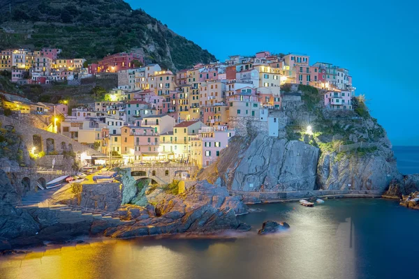 Twilight of Manarola, one of the five villages of the Cinque Ter — Stock Photo, Image