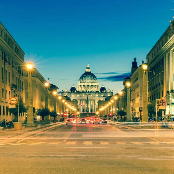 A Basílica Papal de São Pedro no Vaticano . — Fotografia de Stock