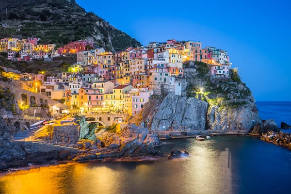 Twilight of Manarola, one of the five villages of the Cinque Ter — Stock Photo, Image