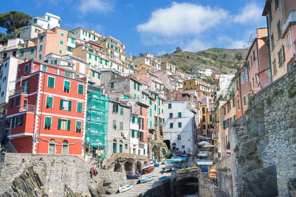 Riomaggiore pueblo de pescadores en Cinque Terre, Italia —  Fotos de Stock