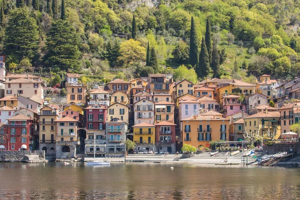 ヴァレンナ、コモ湖イタリアの村 — ストック写真