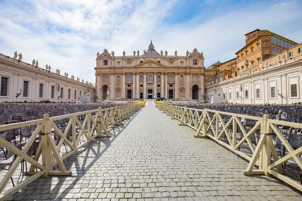 The Papal Basilica of St. Peter in the Vatican, is a Late Renais — Stock Photo, Image