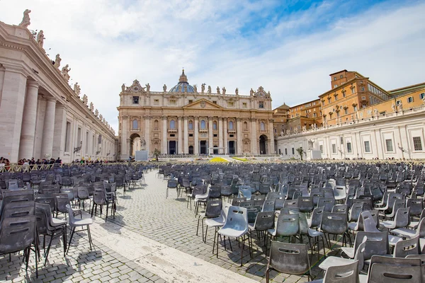 The Papal Basilica of St. Peter in the Vatican, is a Late Renais — Stock Photo, Image