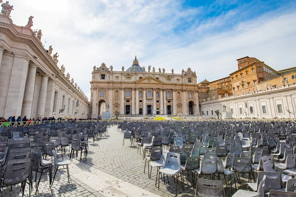The Papal Basilica of St. Peter in the Vatican, is a Late Renais — Stock Photo, Image