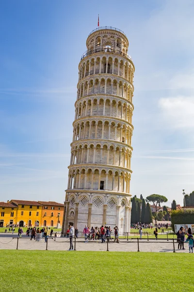 De Scheve Toren van Pisa, Italië. — Stockfoto