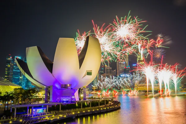 Singapour Skyline et vue sur Marina Bay avec 50 ans d'Indepe — Photo