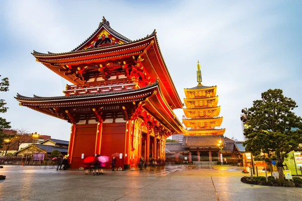 Senso-ji templet i Asakusa område i Tokyo, Japan — Stockfoto