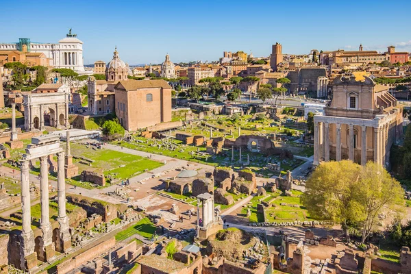 Die Luftaufnahme des römischen Forums in Rom, Italien — Stockfoto