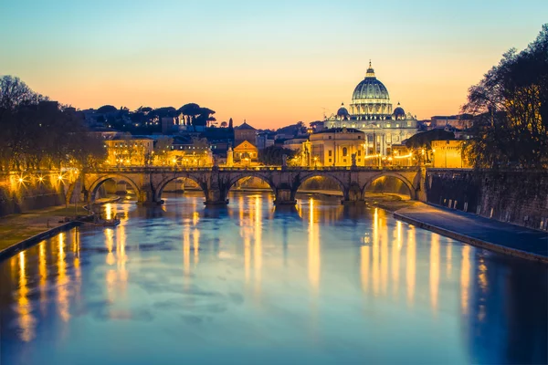 La Ciudad del Vaticano con filtro vintage — Foto de Stock