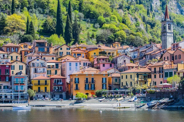 Ciudad de Varenna en el lago Como en Milán, Italia —  Fotos de Stock