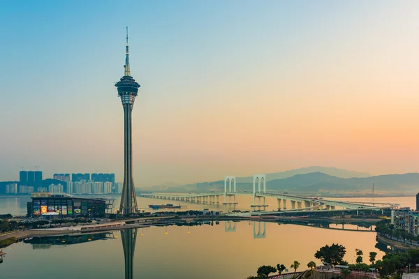 Paisaje urbano de la Torre Macao al atardecer en China — Foto de Stock