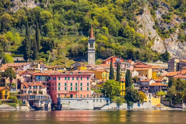 Varenna město na jezeře Como v Miláně, Itálie — Stock fotografie