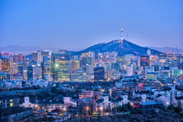 Seoul stadsbild vid skymningen i Sydkorea — Stockfoto