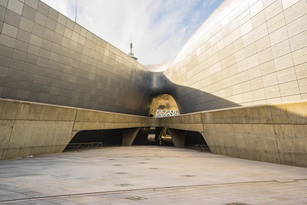 Dongdaemun ontwerp Plaza in Seoel, Zuid-Korea — Stockfoto