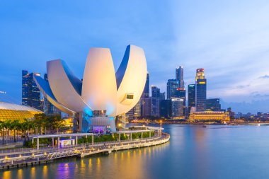 Singapur manzarası ve marina Bay görünümü