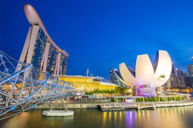 Singapur manzarası ve marina Bay görünümü