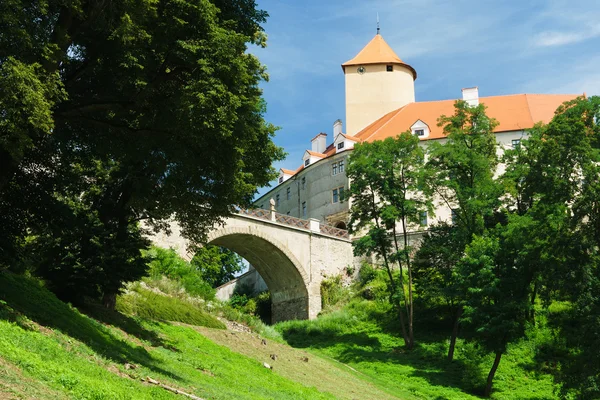 Zamku Veveří, nad rzeką Svratka — Zdjęcie stockowe