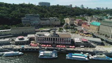 Kiev 'deki Podil' in posta alanı hava aracı görüntüleri