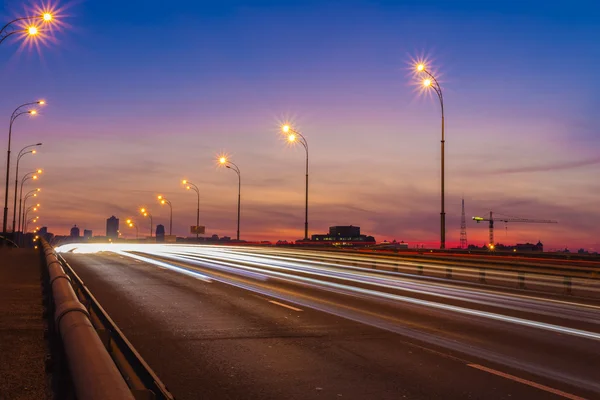 Köprü araç akşam sahne bardak uzun pozlama