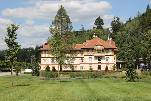 Ett Inrett Hus Luhacovice Stad — Stockfoto