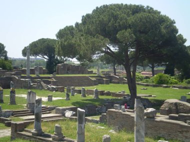 İtalya 'nın Ostia Antica kentindeki kalıntılar.