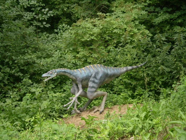 Dinosauro Una Foresta — Foto Stock