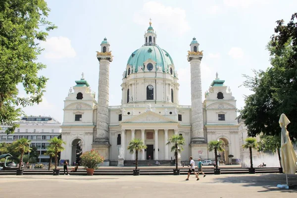 Karlskirche Karlsplatzon Bécsben Ausztriában — Stock Fotó