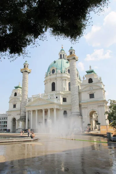 Karlskirche Karlsplatzon Bécsben Ausztriában — Stock Fotó