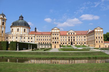 Çek Cumhuriyeti 'ndeki Jaromerice Nad Rokytnou Kalesi' nin bahçeleri