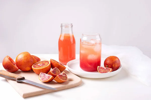 Limonada Naranja Sangre Vaso Con Gotas Cubitos Hielo Agua Funcional — Foto de Stock