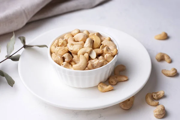 Kacang Mentah Dalam Mangkuk Latar Belakang Putih Makanan Vegetarian Makanan — Stok Foto