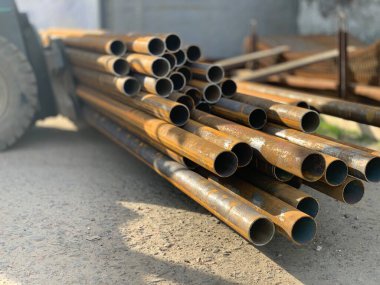 Paslı yuvarlak çelik boru..