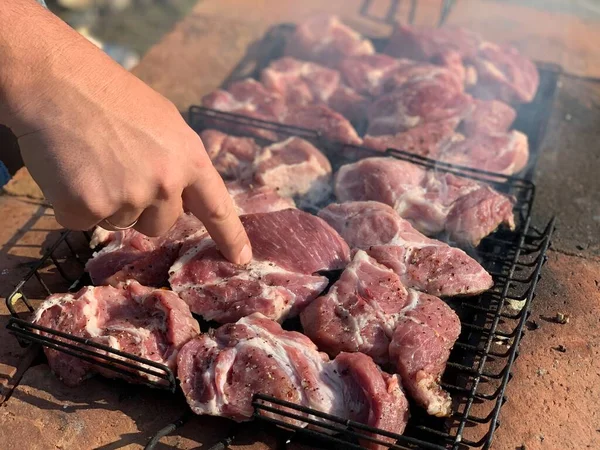 Rohes Mariniertes Fleisch Gewürzen Wird Gegrillt Schweinefleisch Kochen Grillfleisch — Stockfoto
