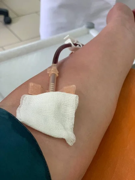 serum takili bayan kolu
