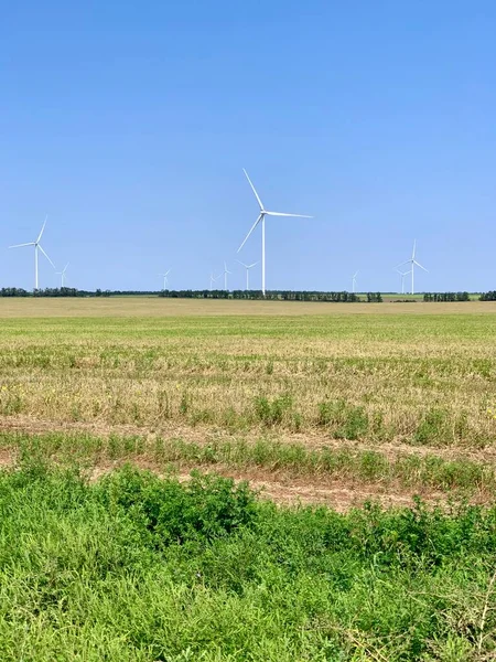 风力涡轮机厂使用清洁能源 风能发电 — 图库照片