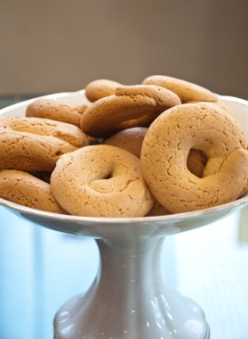 Tereyağı ile yapılan bir yuvarlak şekli ile İtalyan bisküvi