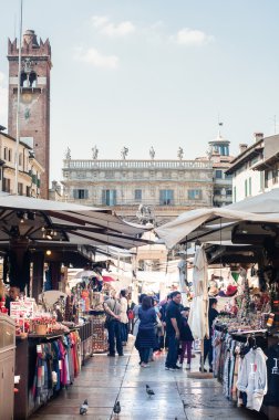  Verona erba meydanda restoranları ve mark ile genel bakış