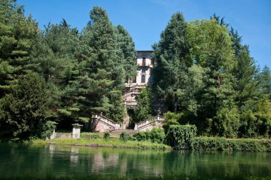 Eski bir villa crespi navilgio grande, bir kanal boyunca hangi 