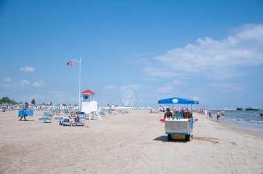 güzel Rimini plaj manzarası güneşli bir günde, İtalya
