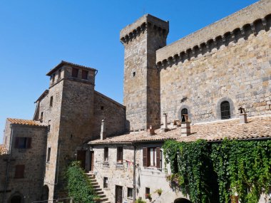 Bolsena Gölü kıyısında Lazio 'da küçük bir kasaba olan güzel Bolsena şehri.