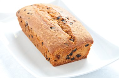 Kuru üzümlü kek kakao, elma ve meyve ve fındık ile