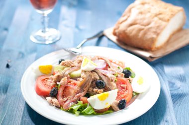 Beyaz peynir domates salatalık ve Siyah Zeytin ile Yunan salatası