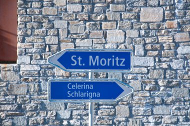 Gösteren Saint Moritz ve Celerina yol işaretleri