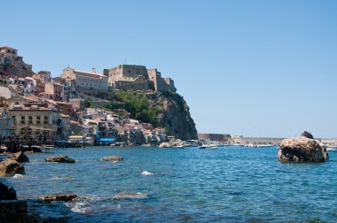 Scilla, Calabria, İtalya kasabasında plaj görüntülemek