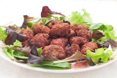 Jambon ve peynir ile doldurulmuş ve sonra Kızarmış köfte