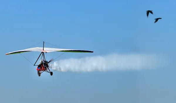 Gemotoriseerde hangen-zweefvliegtuig — Stockfoto