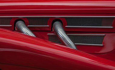 Yan ayrıntı ile krom borular